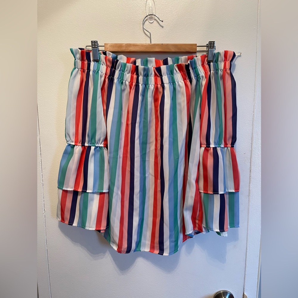 New! Striped Multicolored Womens Top Strapless Blouse. NWT. Size xs